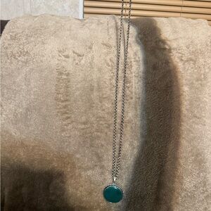 Chic Silver Necklace with Teal Pendant